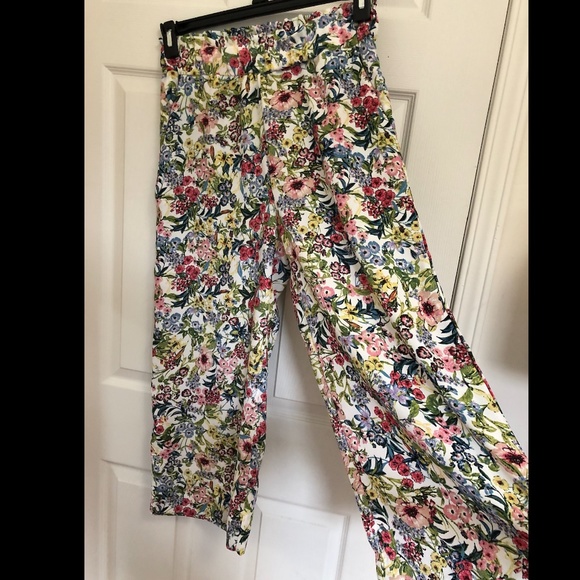 NWT, H&M Floral Crop Pants, Size 4 - Picture 4 of 7